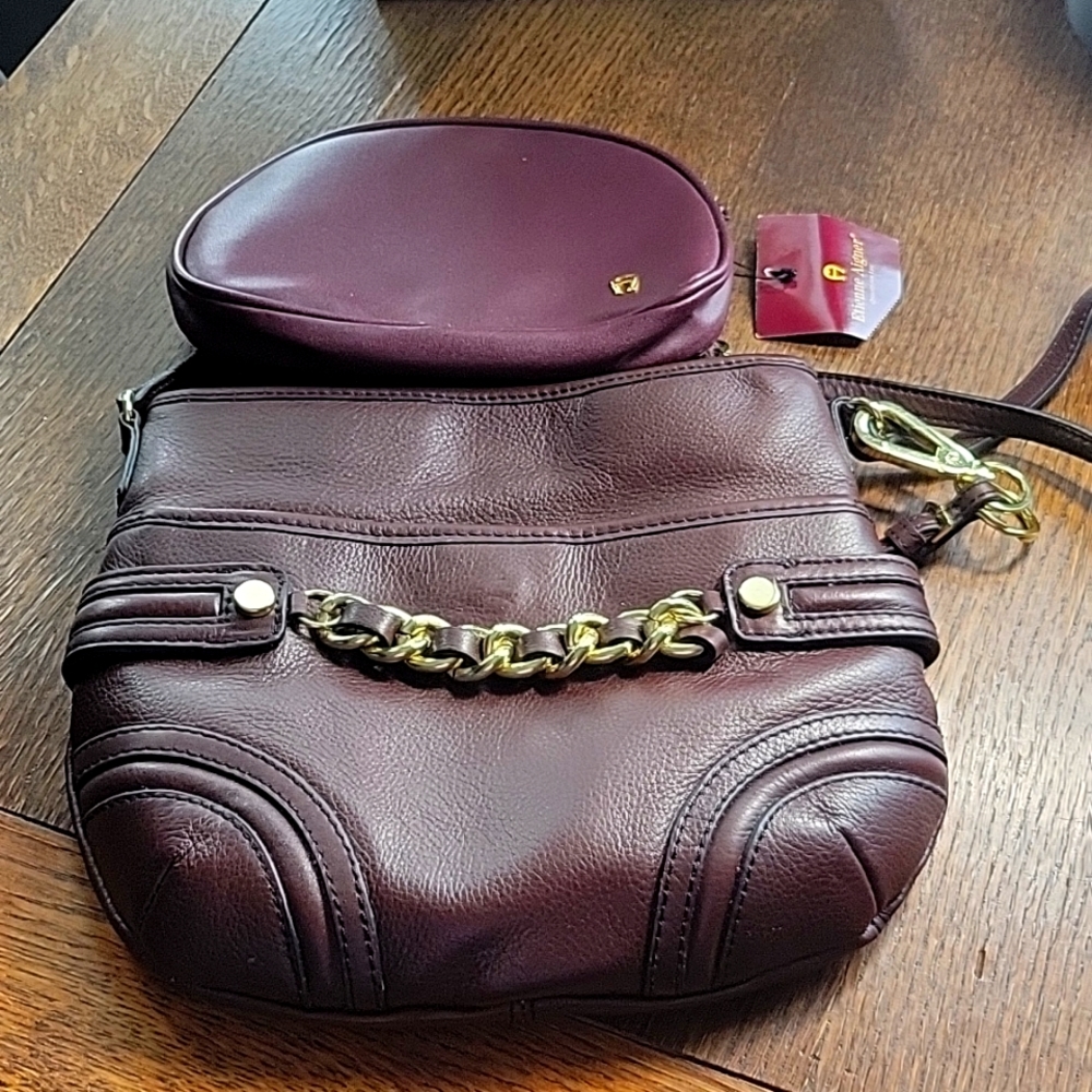 Old school handbag duo